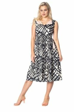 Banned Handsketch Fit & Flare